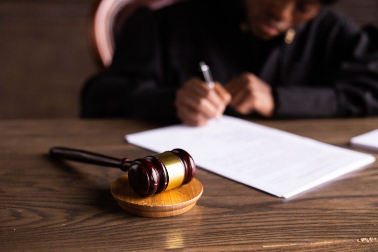 澳洲NAATI法律口译法庭聆讯领事馆公证律师宣誓持牌口译员